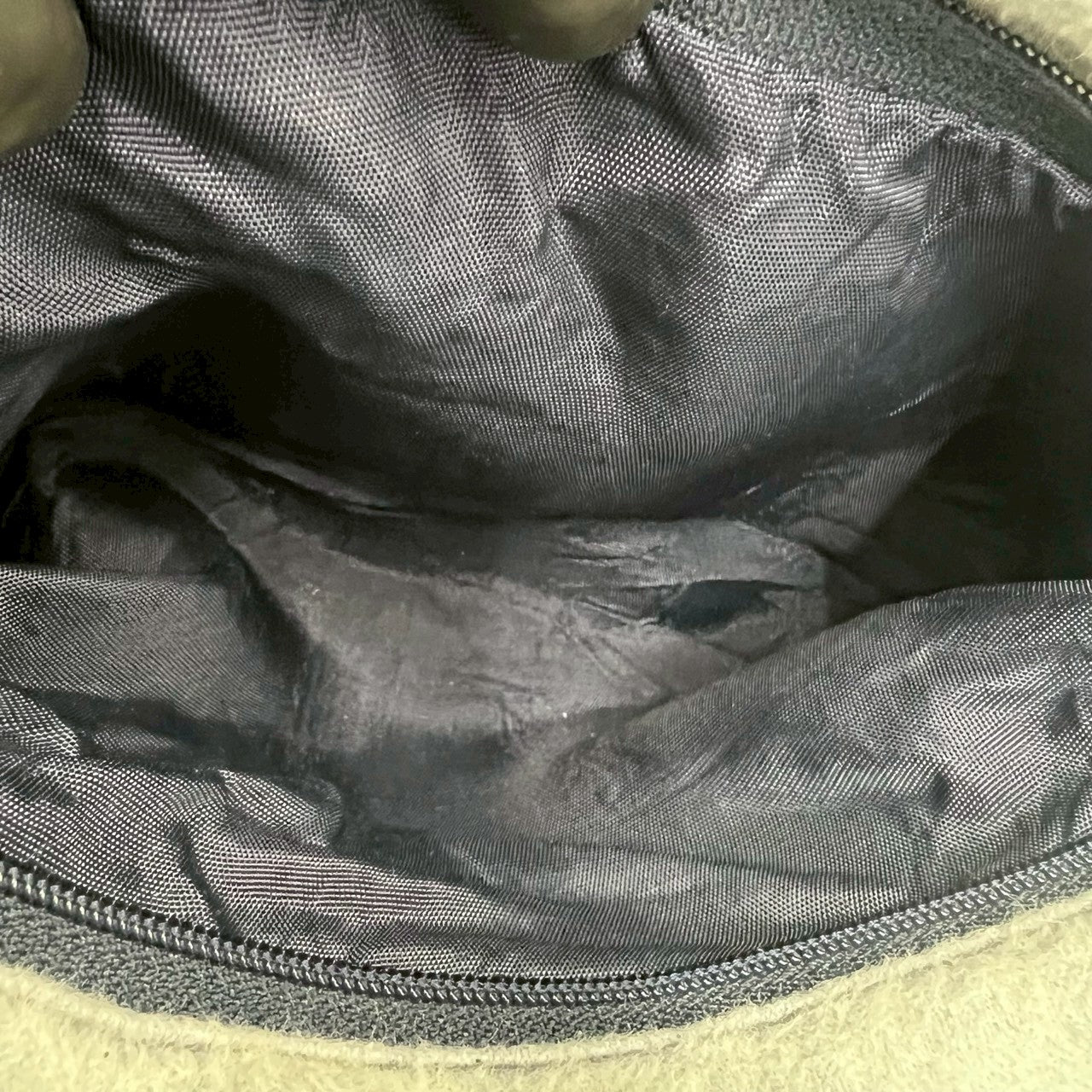 グッチ レザーショルダーバッグ