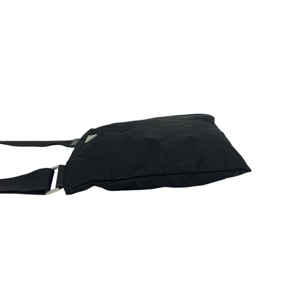 プラダ テスートナイロンショルダーバッグ