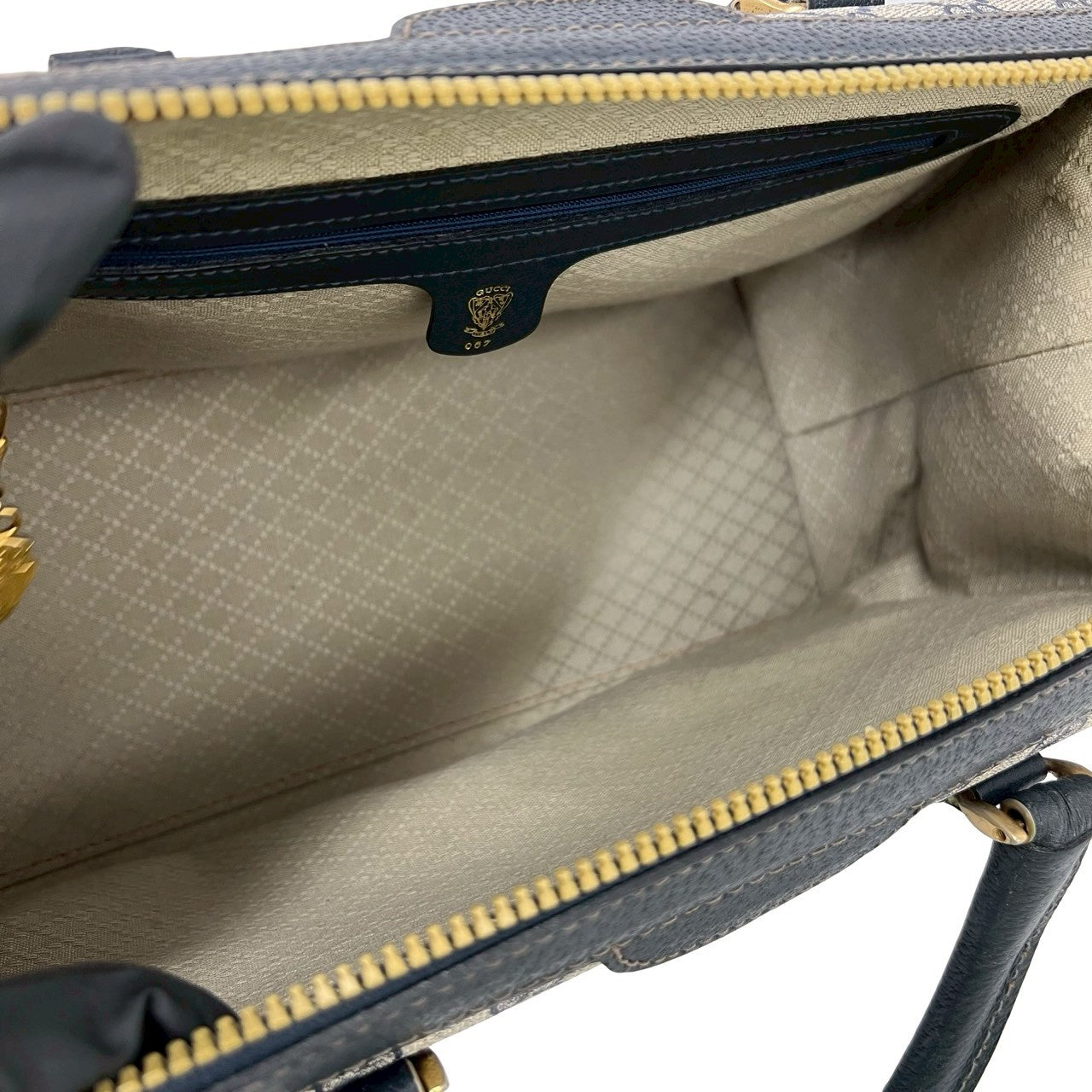 グッチ レザーハンドバッグ