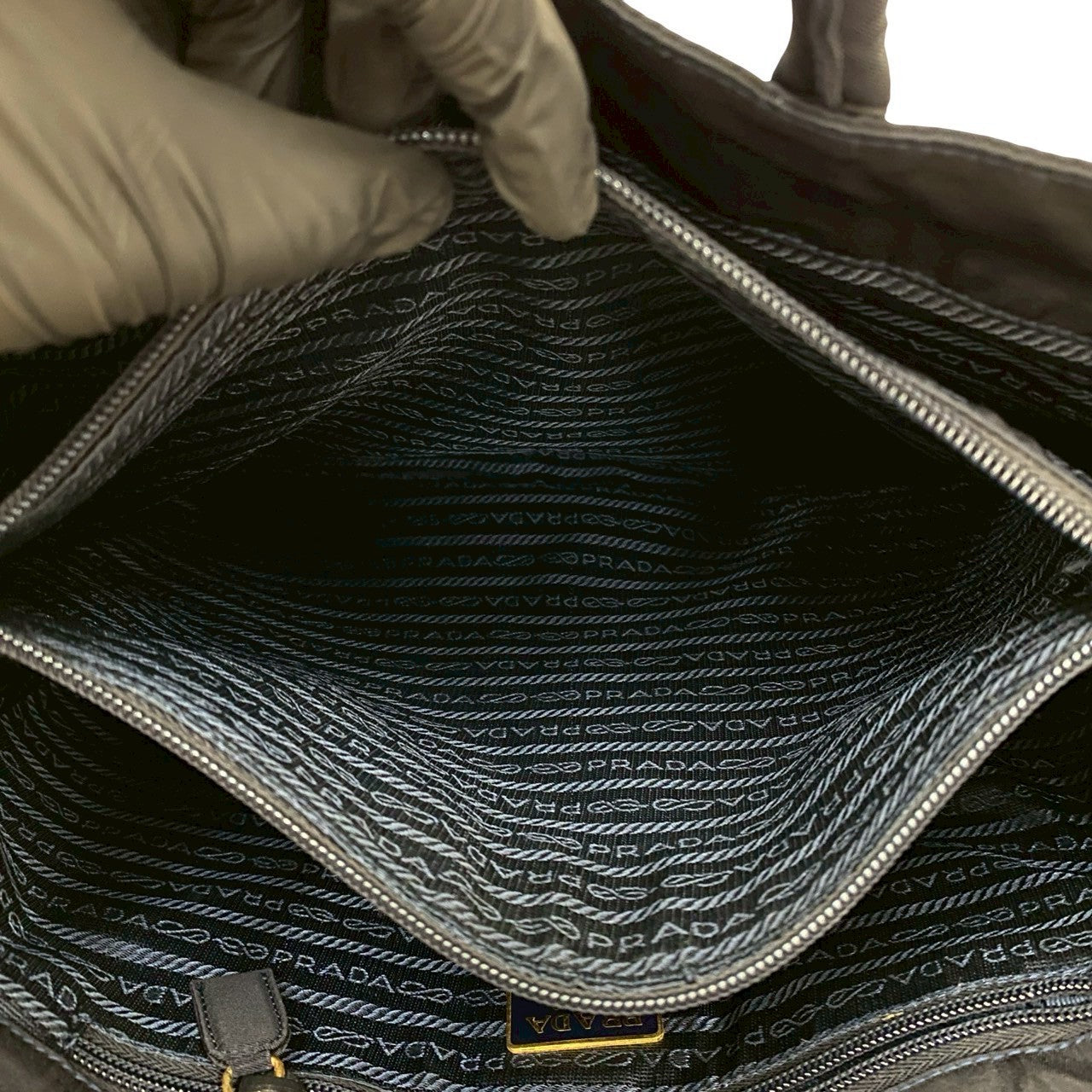 プラダ テスート ナイロン ハンドバッグ