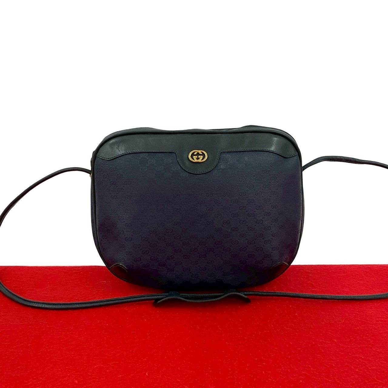 グッチ マイクロGG レザー ショルダーバッグ
