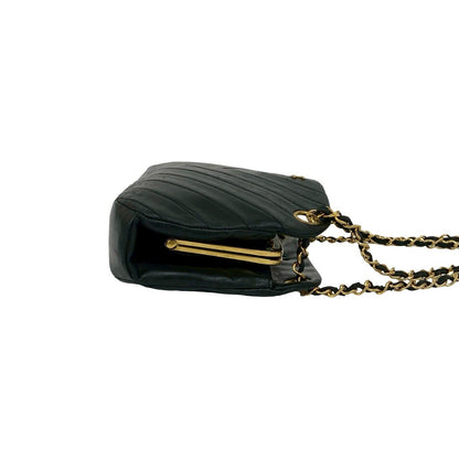 シャネル ココマーク Vステッチ ラムスキン ショルダーバッグ