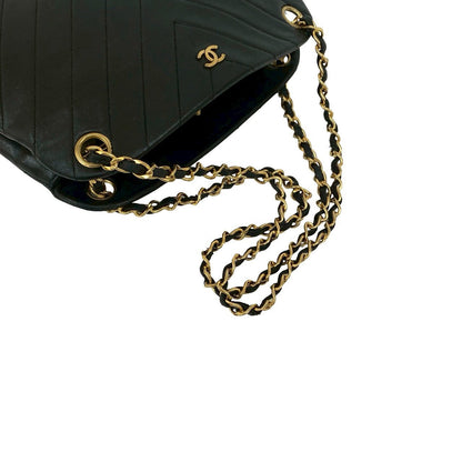 シャネル ココマーク Vステッチ ラムスキン ショルダーバッグ