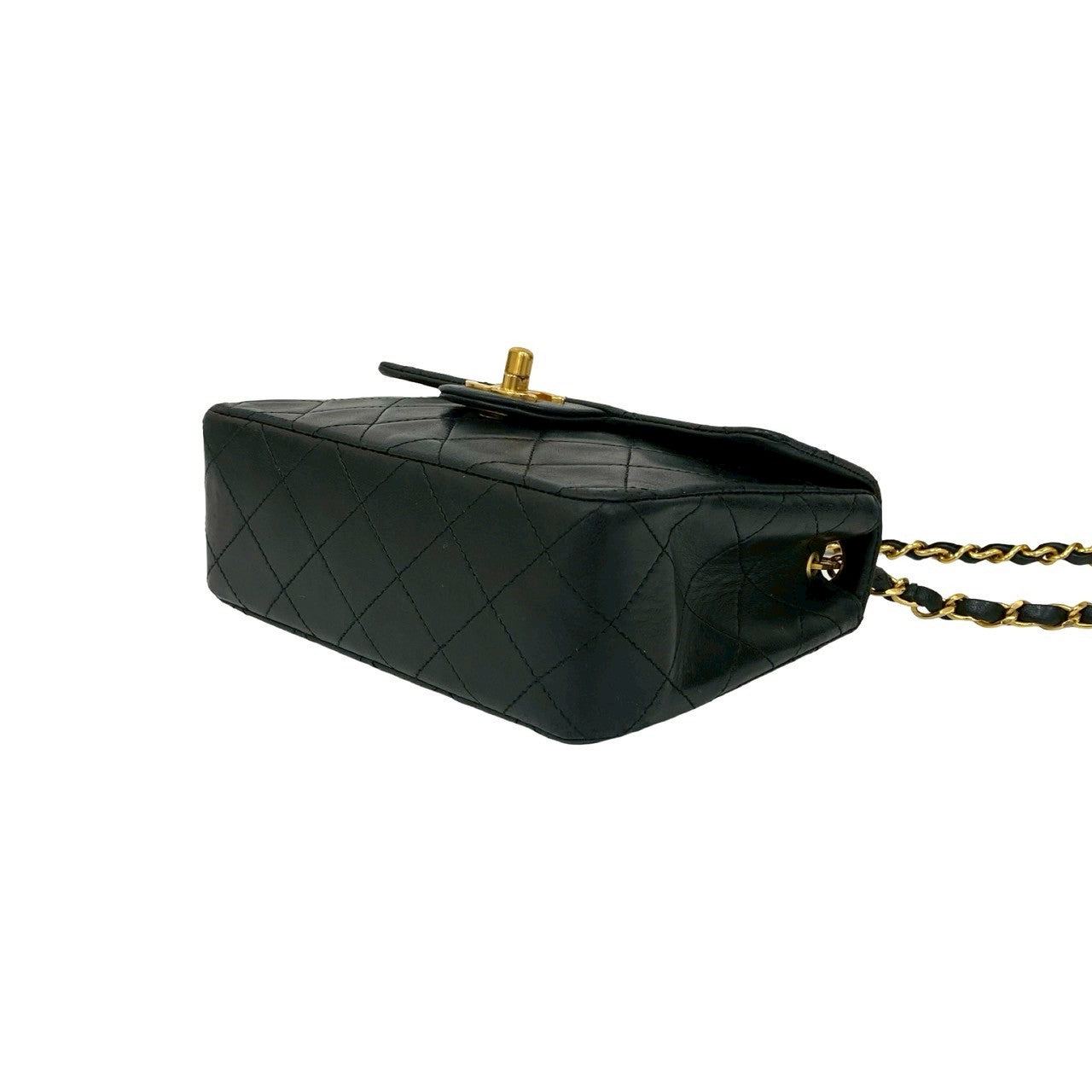 シャネル マトラッセ ラムスキン ショルダーバッグ