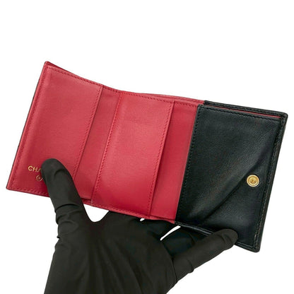 シャネル 19 ラムスキン 三つ折り財布