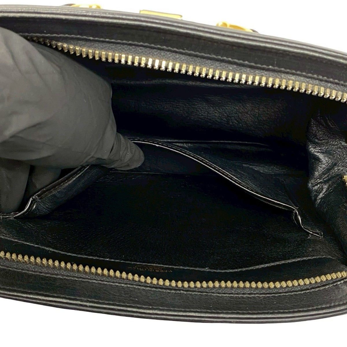 グッチ レザーショルダーバッグ