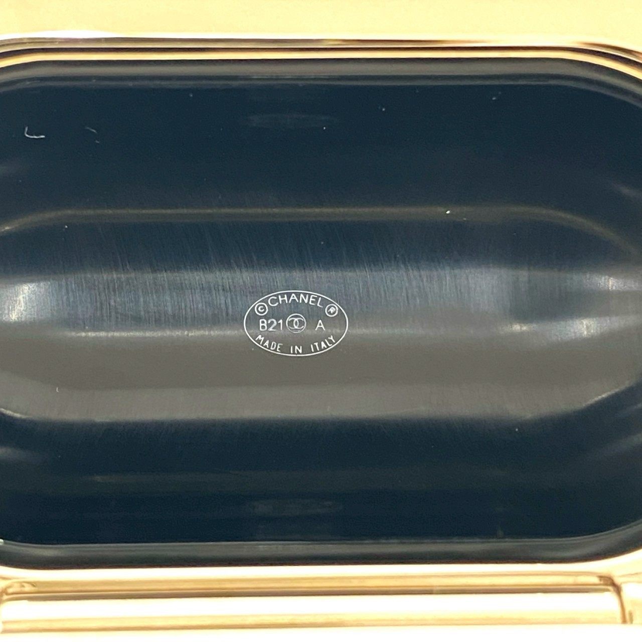 シャネル ラムスキン AirPods Proネックレスケース