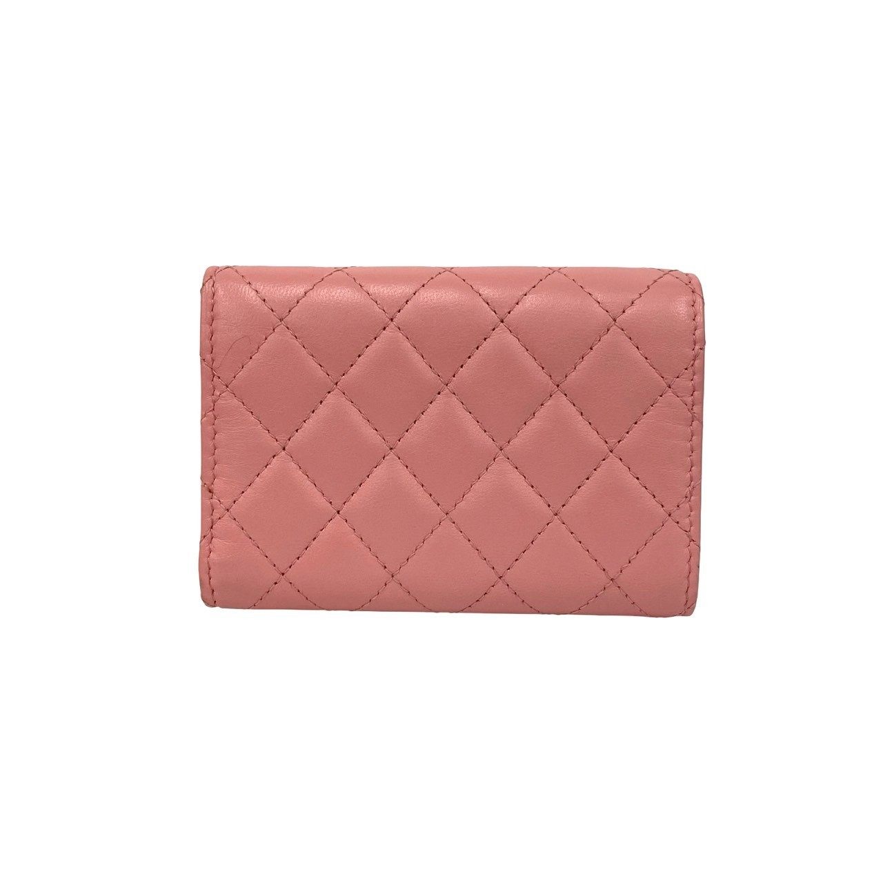 シャネルボーイシャネル三つ折り財布