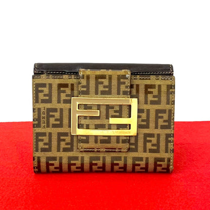 フェンディ ズッキーノFFロゴ パテントレザー 二つ折り財布