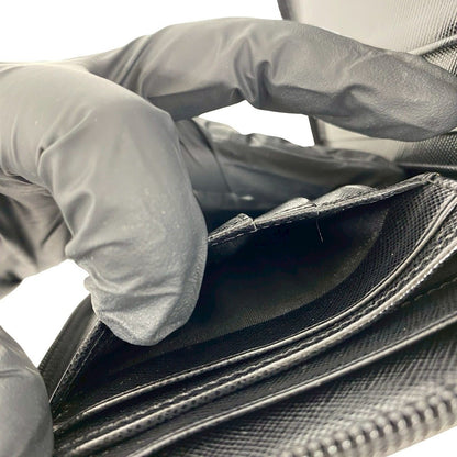 プラダ ナイロン二つ折り財布