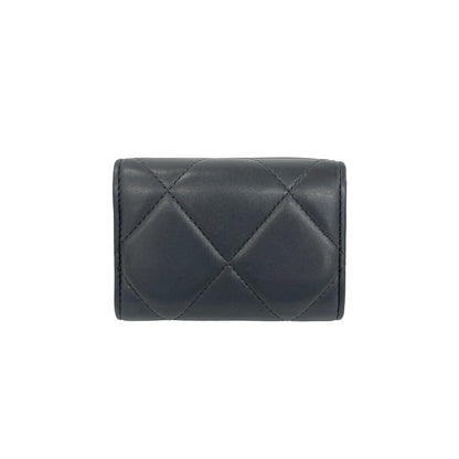 シャネル19三つ折り財布