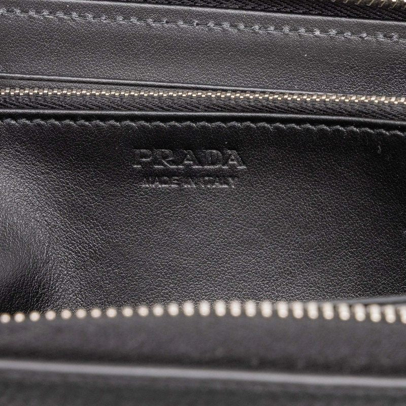 プラダ ヴィッテロダイノレザー 長財布