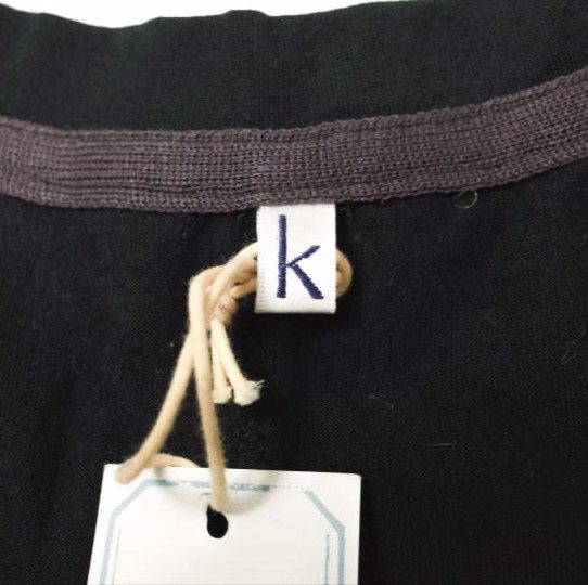 koko コットンVネックTシャツ