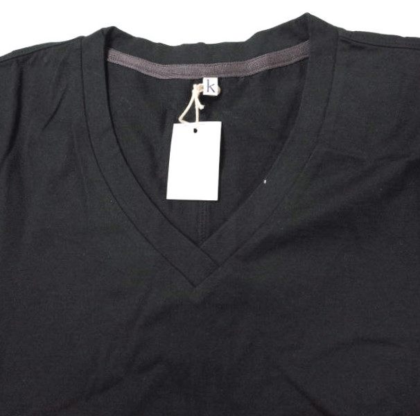 koko コットンVネックTシャツ